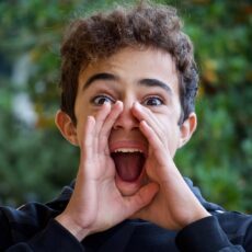 30 Gritos de Guerra Curtos para Gincanas: Os mais criativos